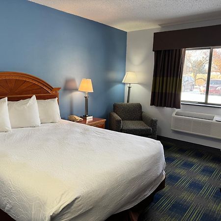 South Ridge Inn North Ridgeville エクステリア 写真