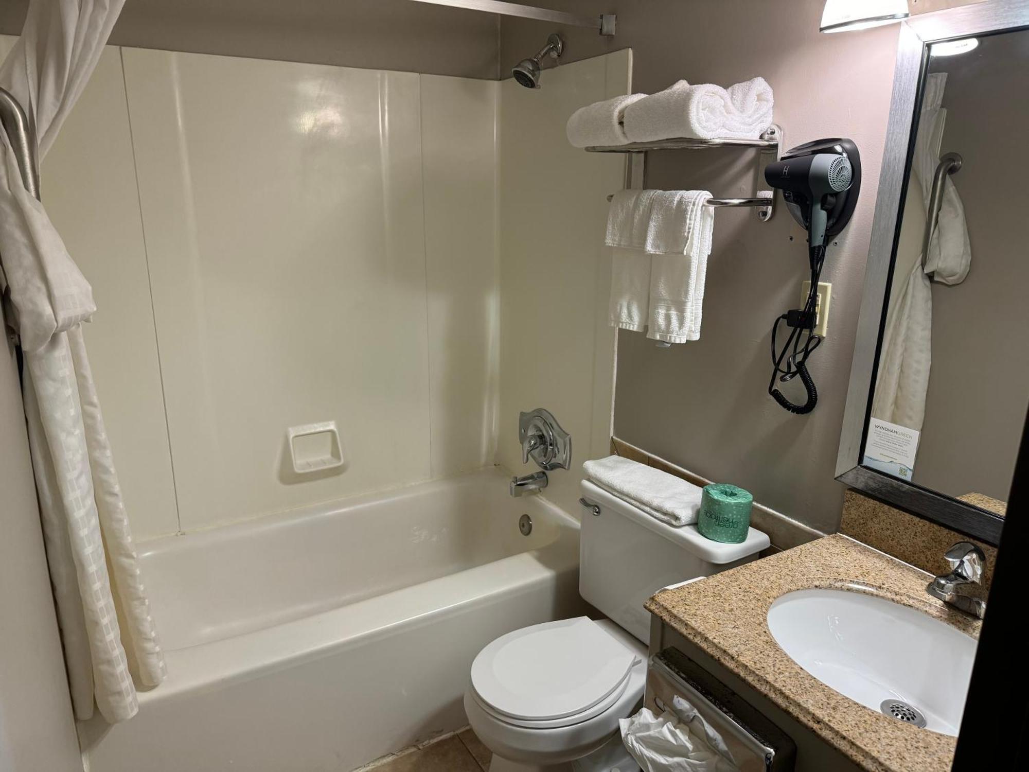 South Ridge Inn North Ridgeville エクステリア 写真