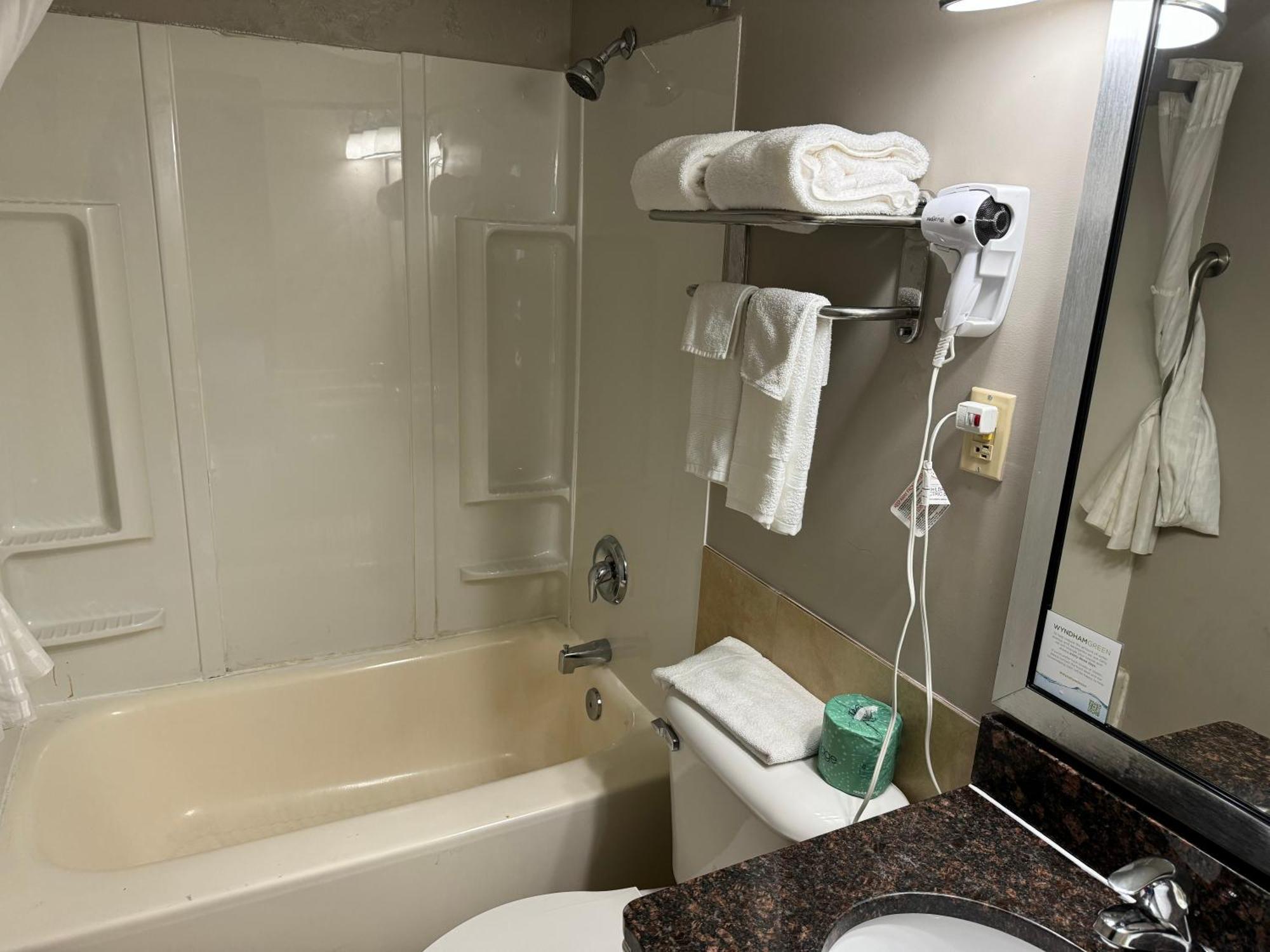 South Ridge Inn North Ridgeville エクステリア 写真