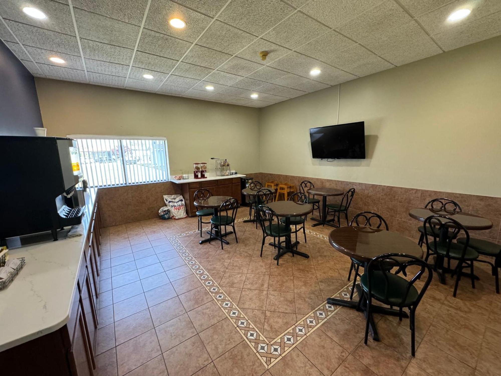 South Ridge Inn North Ridgeville エクステリア 写真