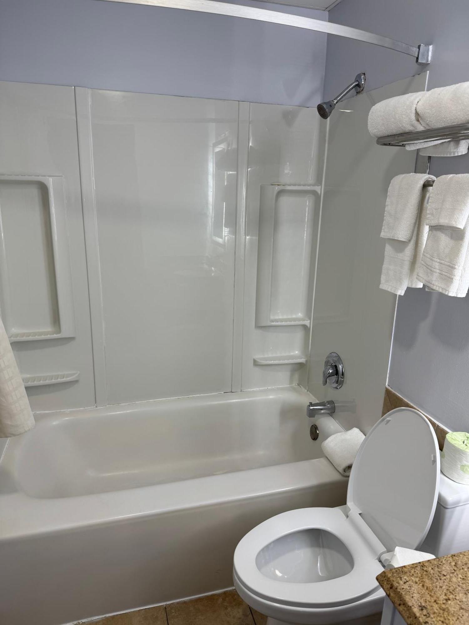 South Ridge Inn North Ridgeville エクステリア 写真