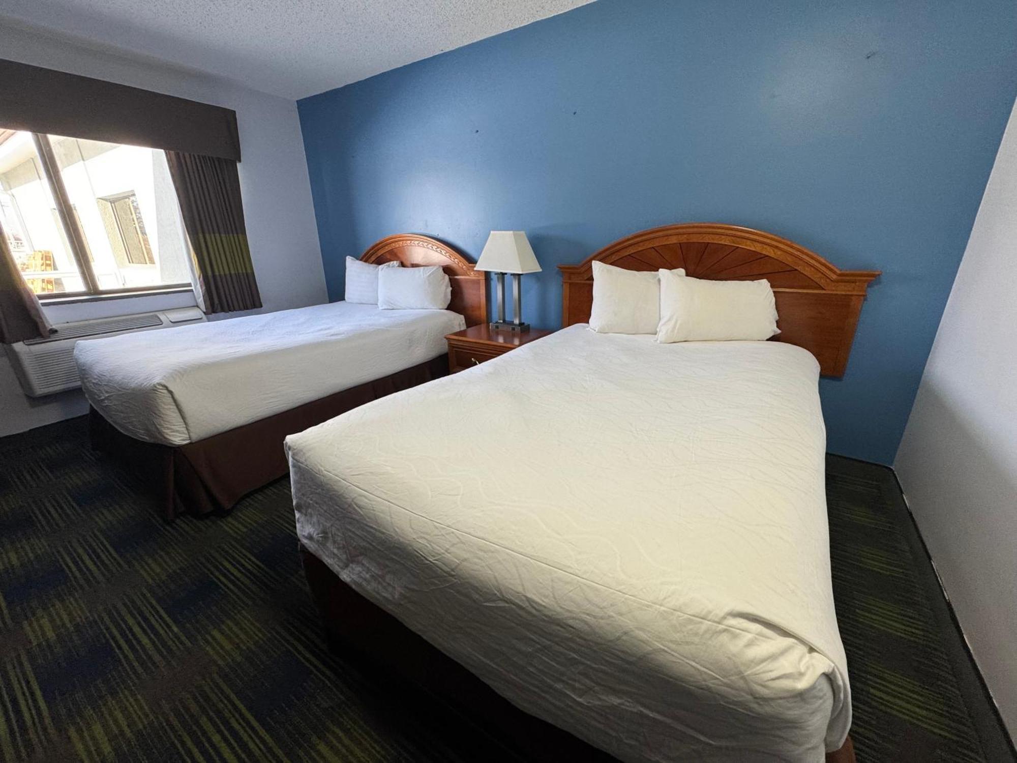 South Ridge Inn North Ridgeville エクステリア 写真
